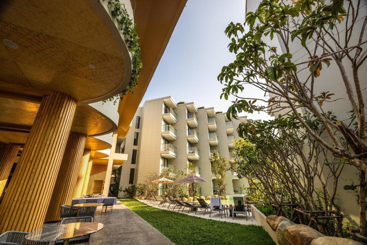 Phuket Emerald Beach Resort Karon Bagian luar foto