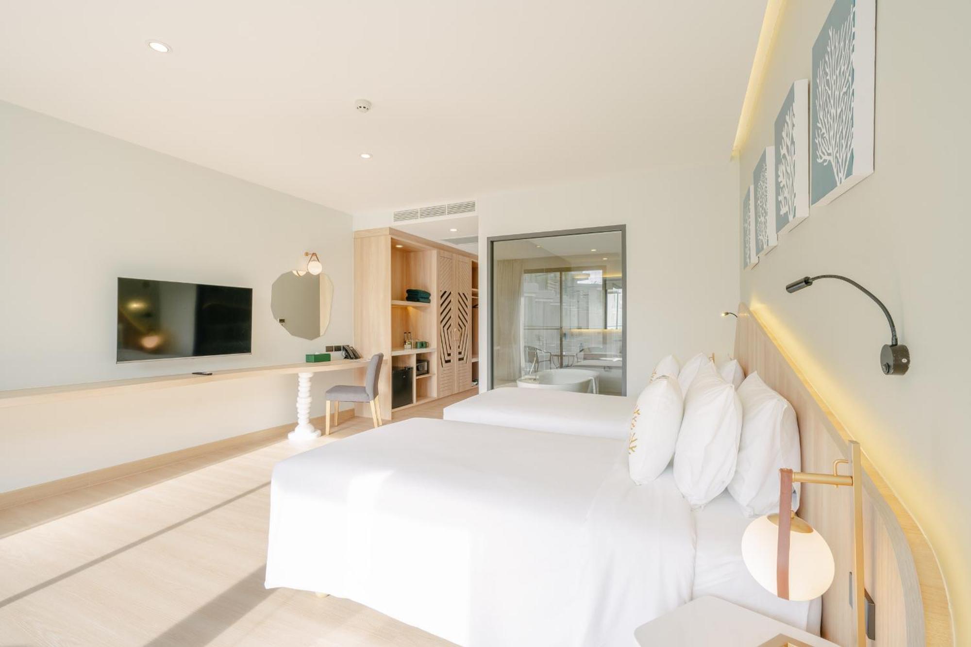 Phuket Emerald Beach Resort Karon Bagian luar foto