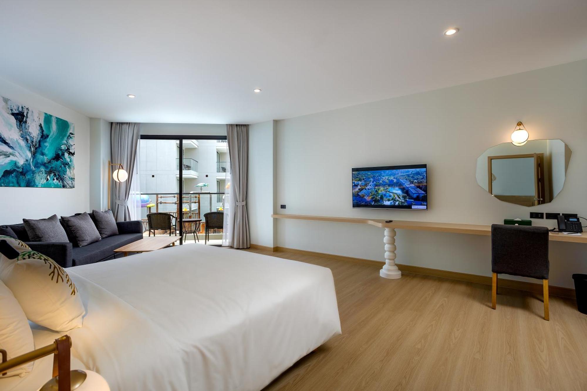 Phuket Emerald Beach Resort Karon Bagian luar foto